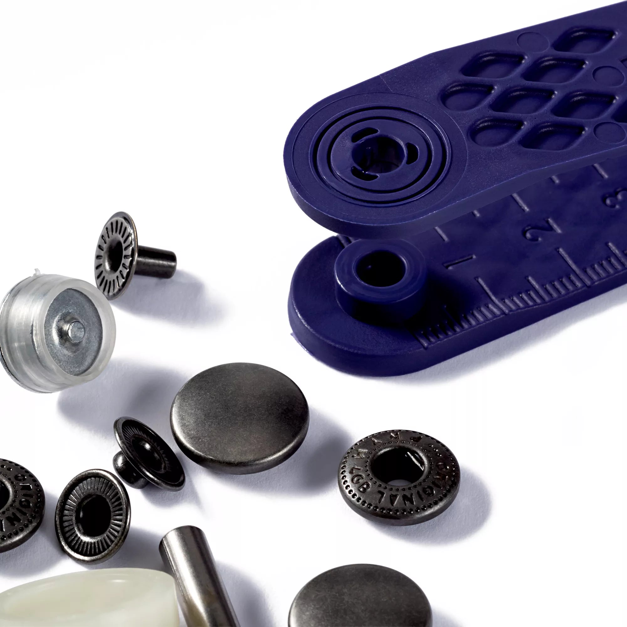 Sew-on-free snap fasteners "Anorak"
