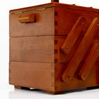 Nähkasten aus dunklem Holz M