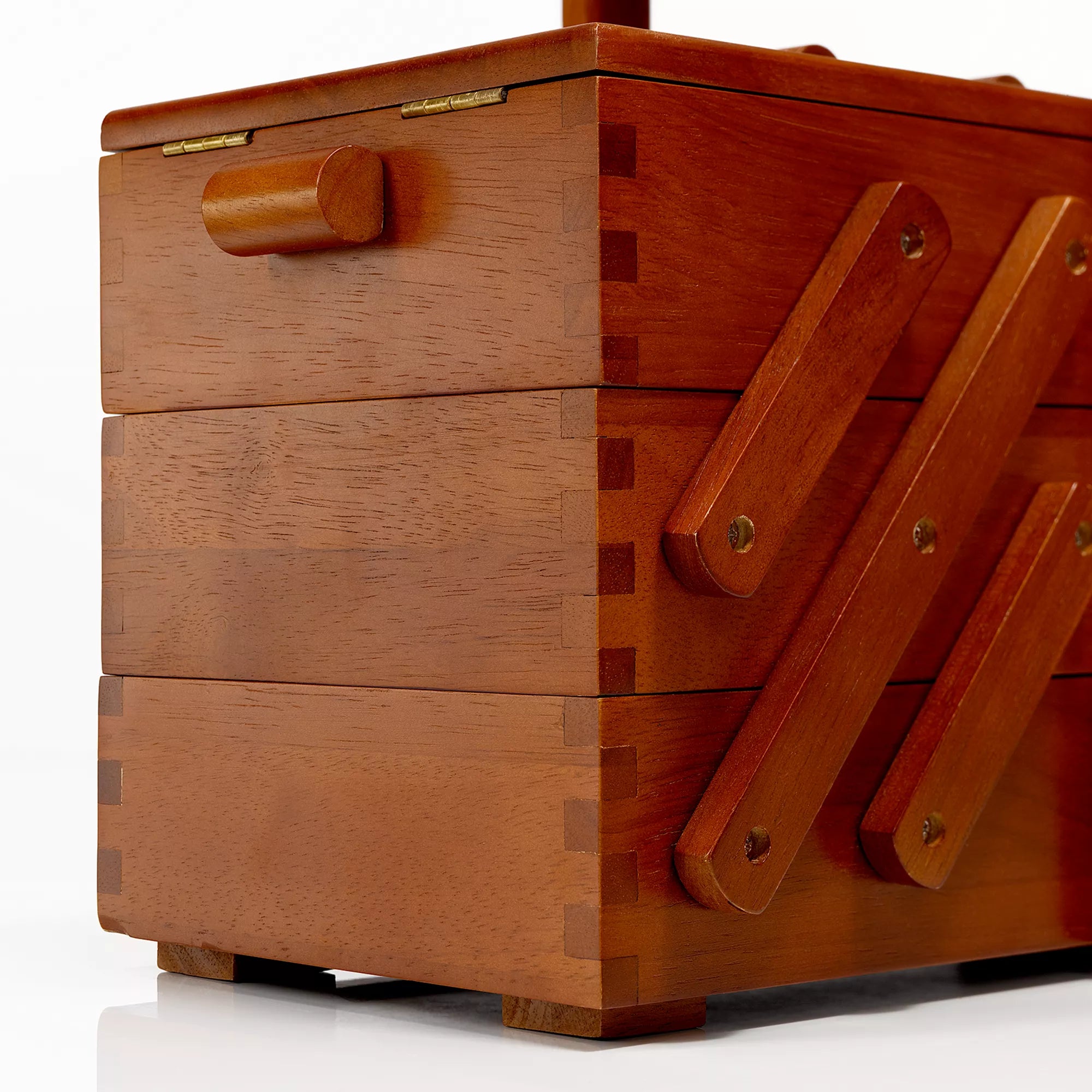 Nähkasten aus dunklem Holz M