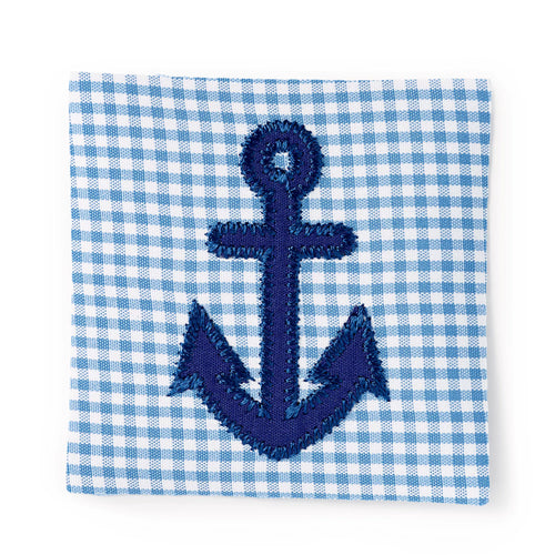 Applikation Anker auf blauem/weißem Stoff
