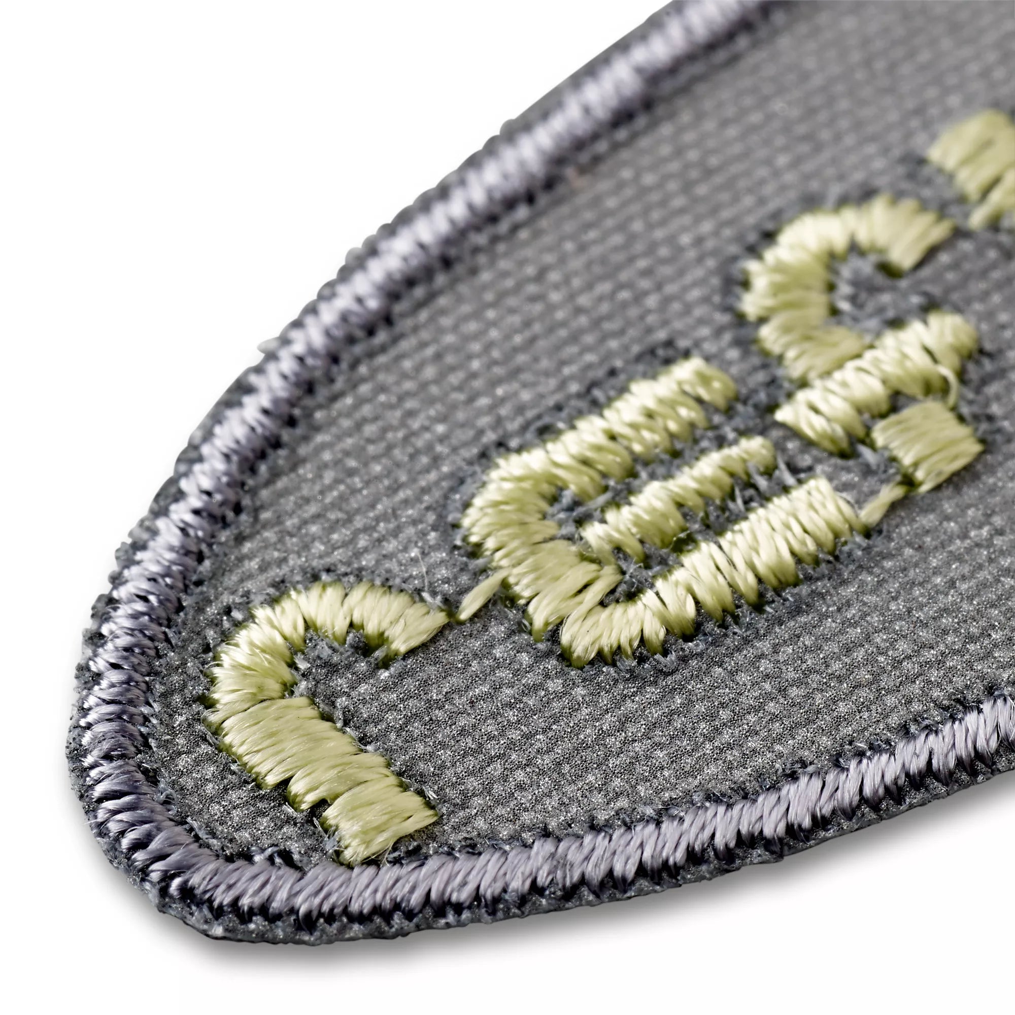 Appliqué patch, self-adhesive and iron-on