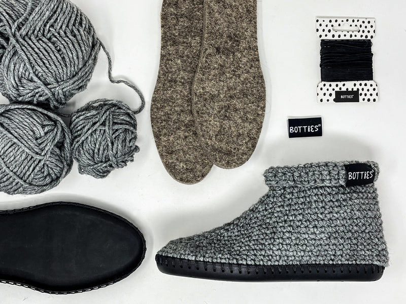856200 1605|Häkelbotties-Kit grey - Größe 44, Größe 44