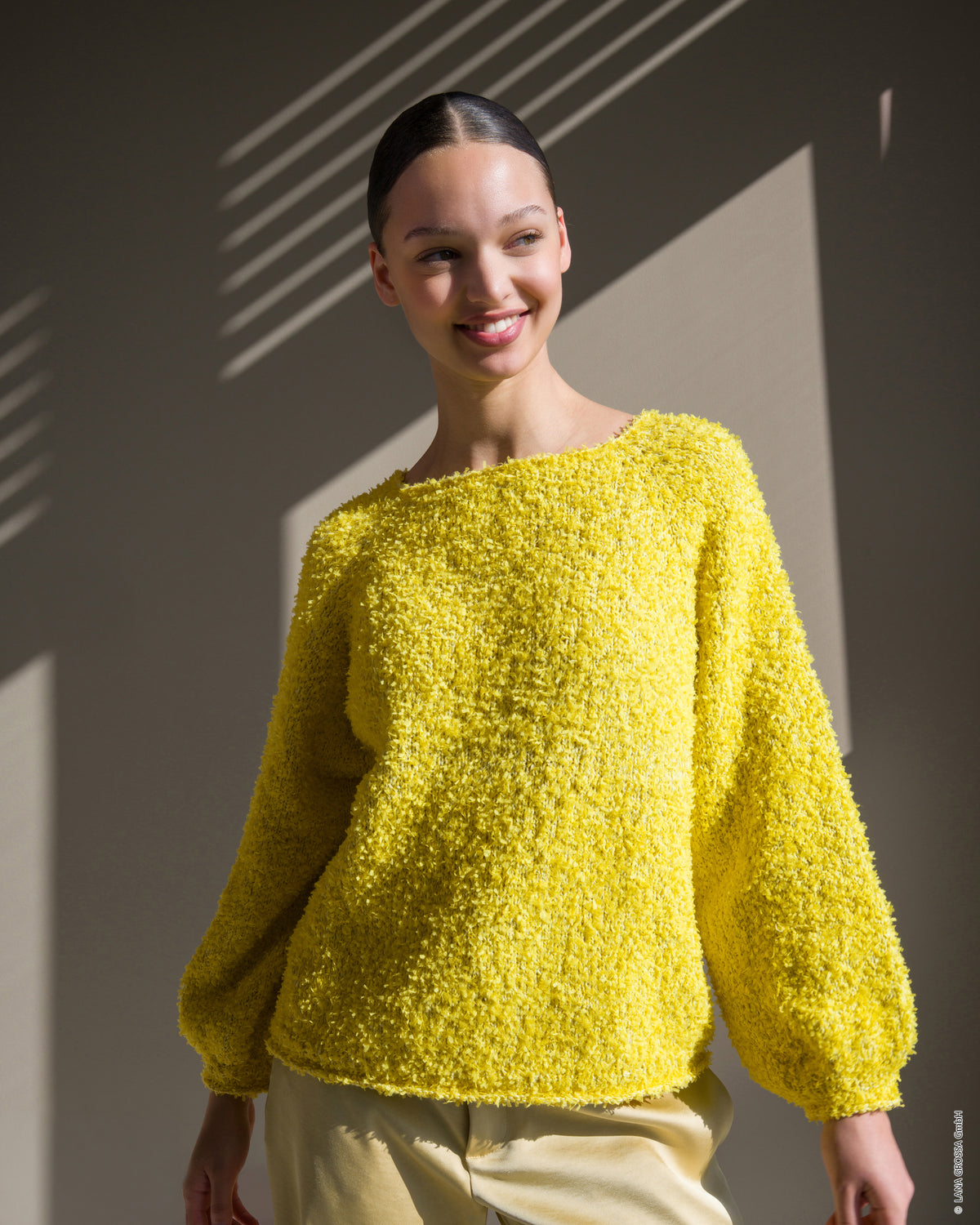 gelber pullover aus LG Frizzante